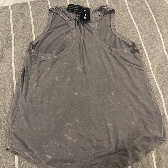 NWT Peloton Flow Racer Tank - Picture 4 of 4